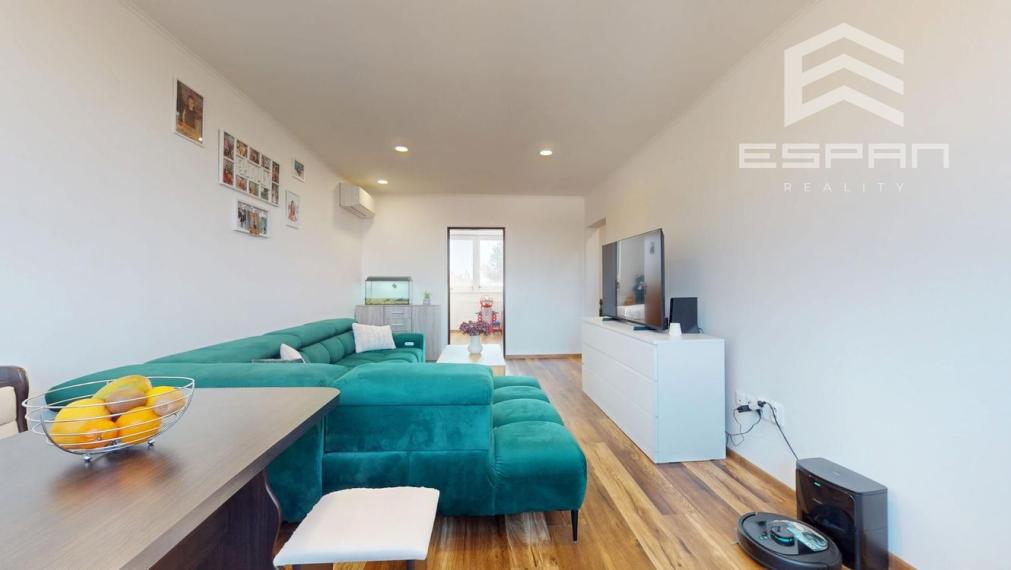 Zrekonštruovaný 3 izb. byt v byt. dome s vlastným dvorom, garážou a pivnicou!