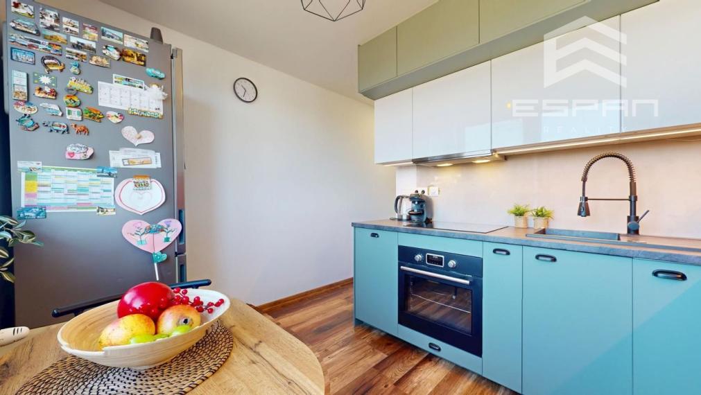 Zrekonštruovaný 3 izb. byt v byt. dome s vlastným dvorom, garážou a pivnicou!