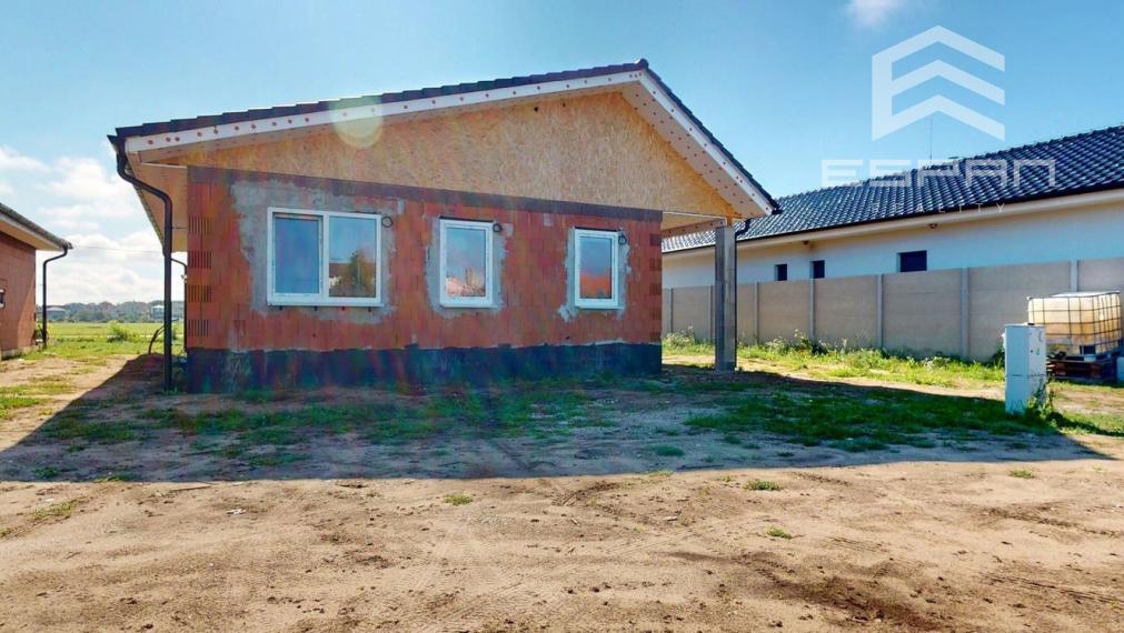 !REZERVOVANÉ!: 4 izb. rodinný dom s praktickou dispozíciou/Sekule