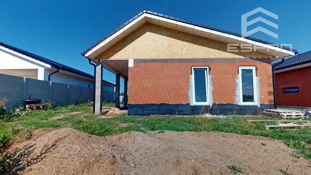 !REZERVOVANÉ!: 4 izb. rodinný dom s praktickou dispozíciou/Sekule