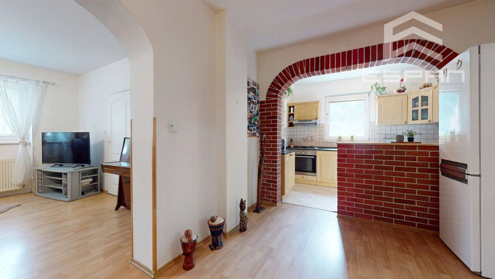 Zariadený 6 izb. priestranný rodinný dom v obci Veľké Leváre