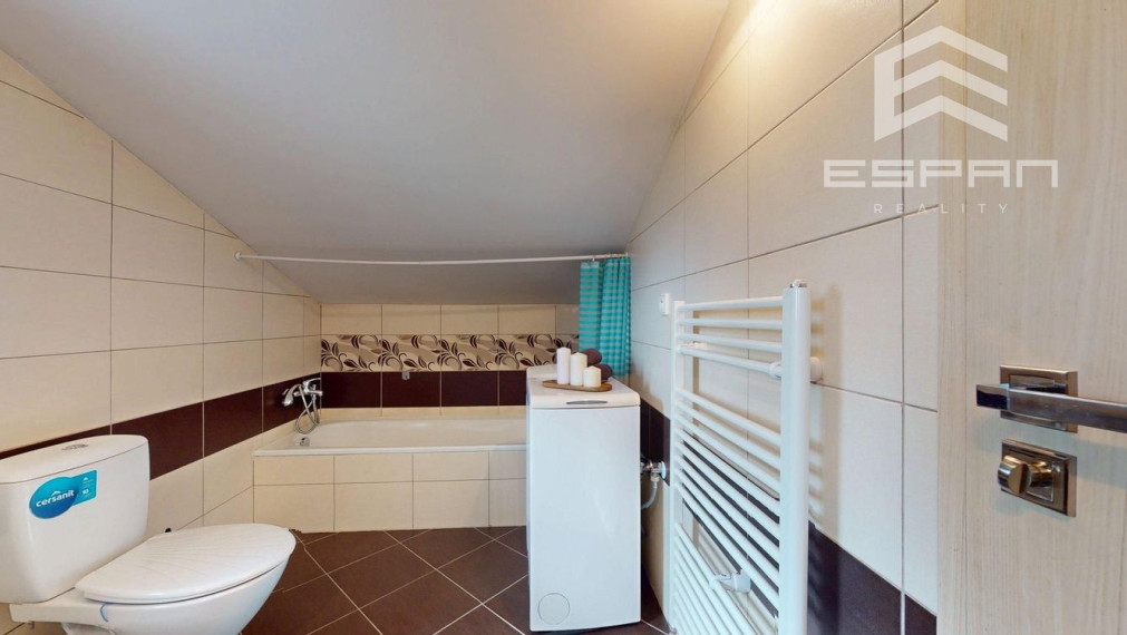 Zariadený 6 izb. priestranný rodinný dom v obci Veľké Leváre