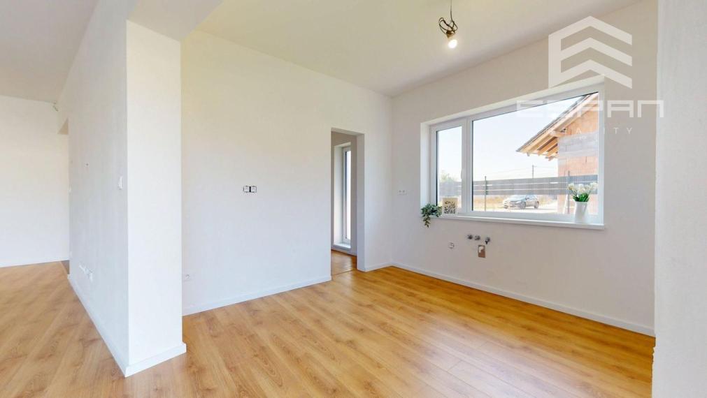 NOVOSTAVBA: Skolaudovaný 4 izb. rodinný dom  s garážou a tepelným čerpadlom!!