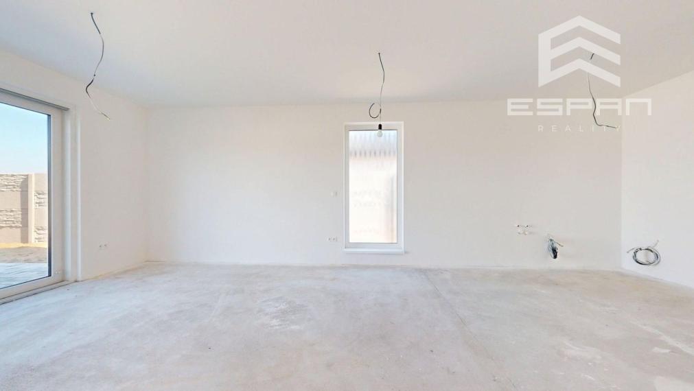 NOVINKA: Moderná novostavba 4 izb. bungalovu v krásnej lokalite "Pod lesom"