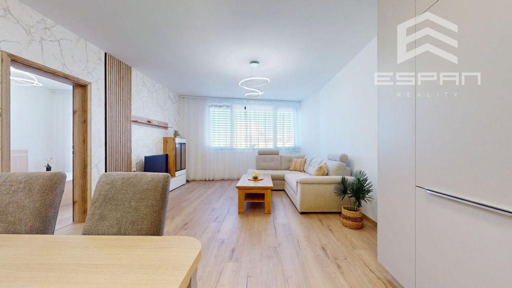 **NA PRENÁJOM: Nadštandardne zariadený 2 izbový byt vrátane krytého parkovania v CENTRE mesta Malacky!!**