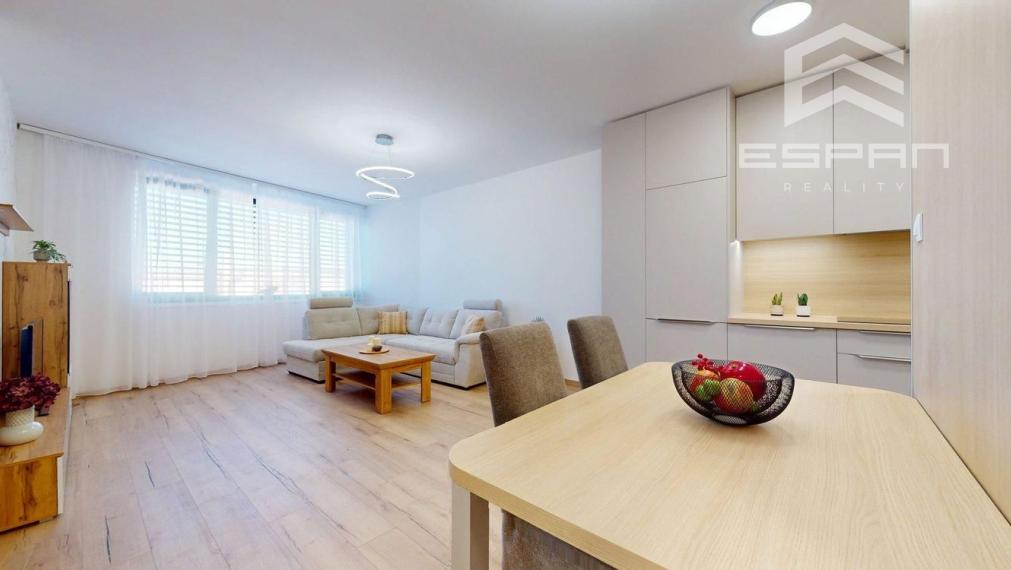 **NA PRENÁJOM: Nadštandardne zariadený 2 izbový byt vrátane krytého parkovania v CENTRE mesta Malacky!!**