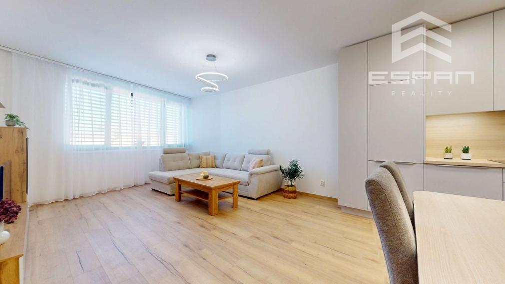 **NA PRENÁJOM: Nadštandardne zariadený 2 izbový byt vrátane krytého parkovania v CENTRE mesta Malacky!!**