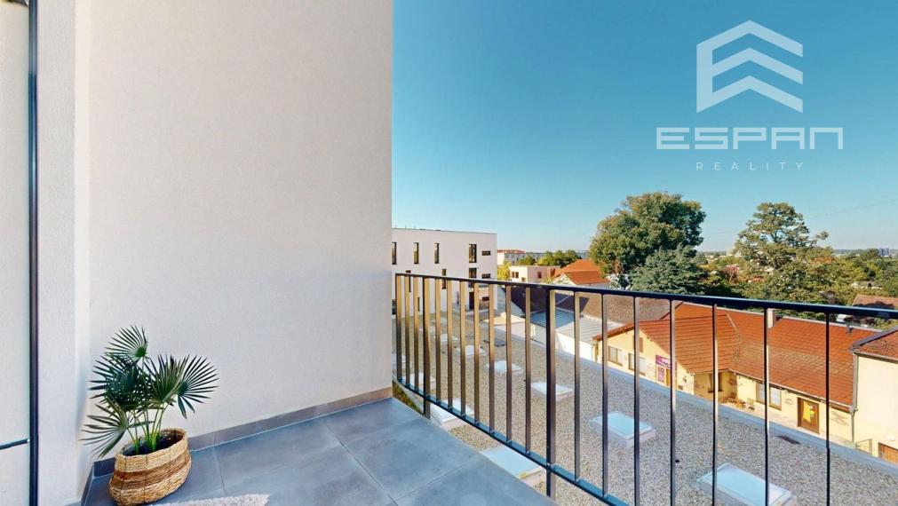 **NA PRENÁJOM: Nadštandardne zariadený 2 izbový byt vrátane krytého parkovania v CENTRE mesta Malacky!!**