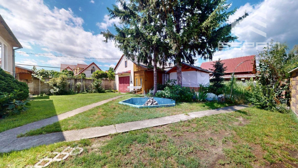 !!REZERVOVANÝ!! Dvojpodlažný rodinný dom v obci Lozorno