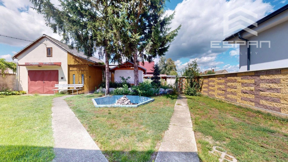 !!REZERVOVANÝ!! Dvojpodlažný rodinný dom v obci Lozorno