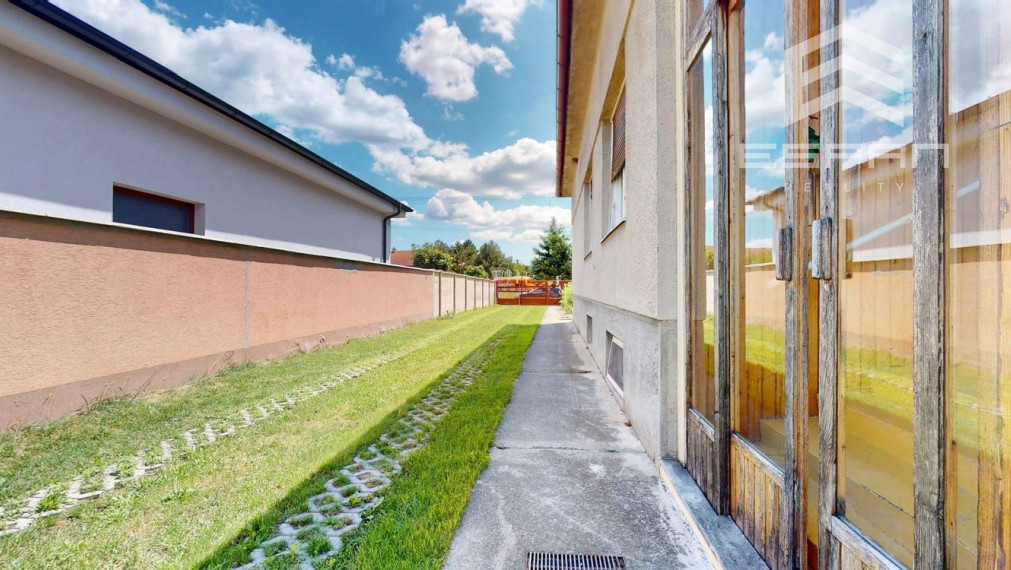 !!REZERVOVANÝ!! Dvojpodlažný rodinný dom v obci Lozorno