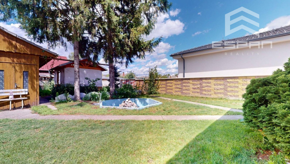 !!REZERVOVANÝ!! Dvojpodlažný rodinný dom v obci Lozorno