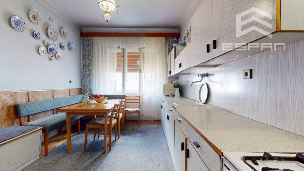 !!REZERVOVANÝ!! Dvojpodlažný rodinný dom v obci Lozorno