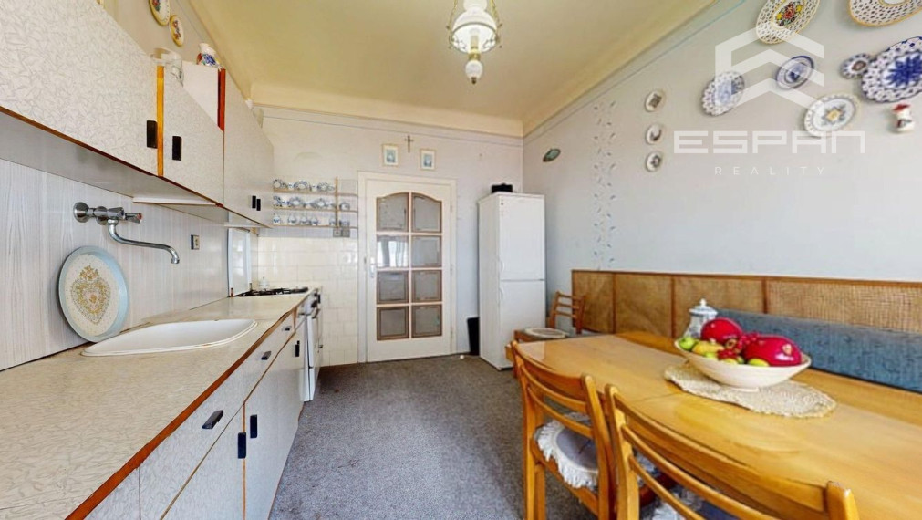 !!REZERVOVANÝ!! Dvojpodlažný rodinný dom v obci Lozorno