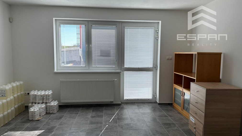 PRENÁJOM: Nebytový priestor vhodný na kanceláriu, sklad, al ako prevádzkový priestor/Stupava