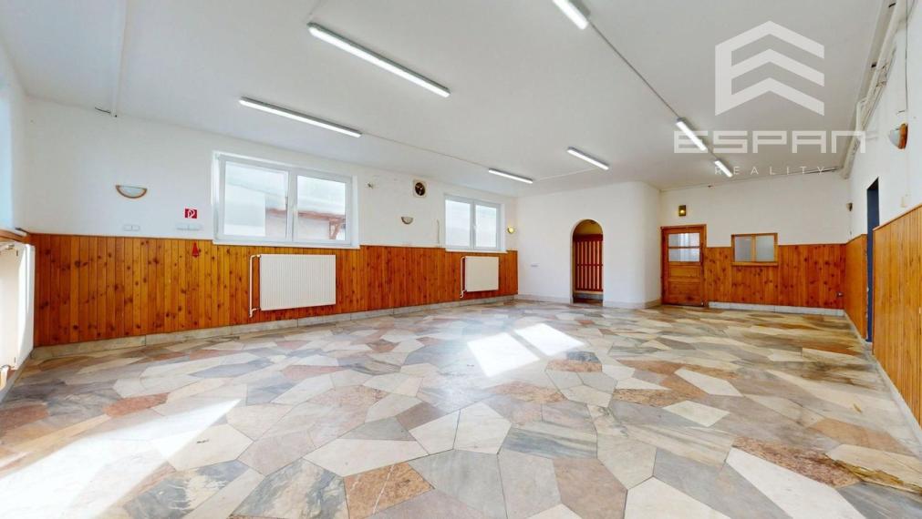 Prevádzka vhodná ako potraviny al. pre gastro účel, alebo iná prevádzka v obci Veľké Leváre, okr. MALACKY!!