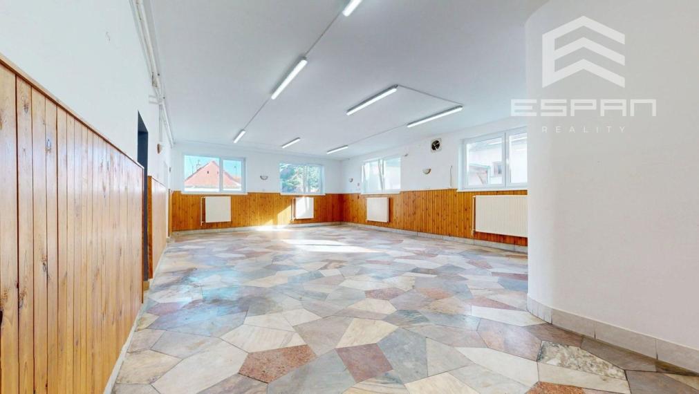 Prevádzka vhodná ako potraviny al. pre gastro účel, alebo iná prevádzka v obci Veľké Leváre, okr. MALACKY!!