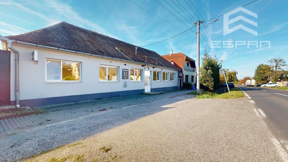 Prevádzka vhodná ako potraviny al. pre gastro účel, alebo iná prevádzka v obci Veľké Leváre, okr. MALACKY!!