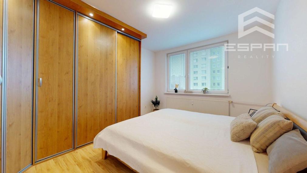 Priestranný slnečný 3 izbový byt po kompletnej rekonštrukcii, Klokočina