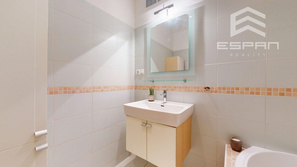 Priestranný slnečný 3 izbový byt po kompletnej rekonštrukcii, Klokočina