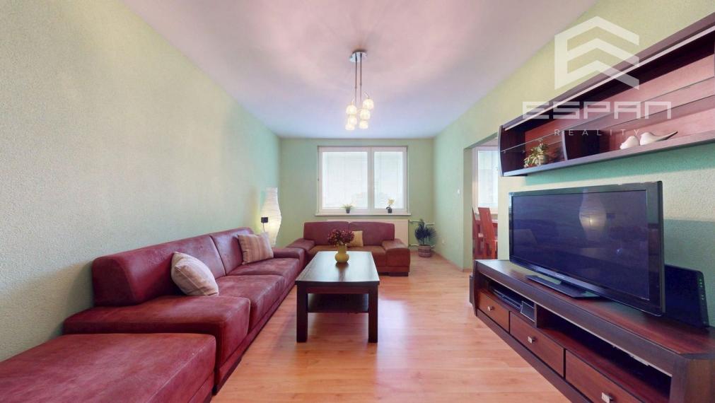 Priestranný slnečný 3 izbový byt po kompletnej rekonštrukcii, Klokočina