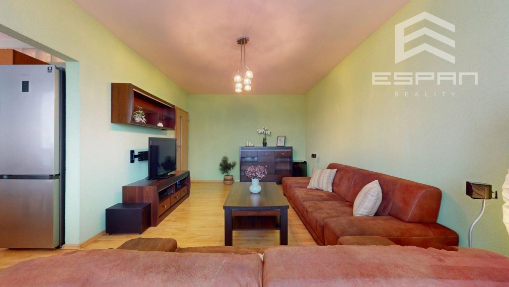 Priestranný slnečný 3 izbový byt po kompletnej rekonštrukcii, Klokočina