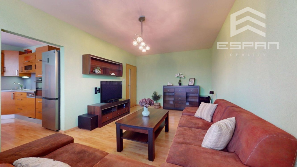 Priestranný slnečný 3 izbový byt po kompletnej rekonštrukcii, Klokočina