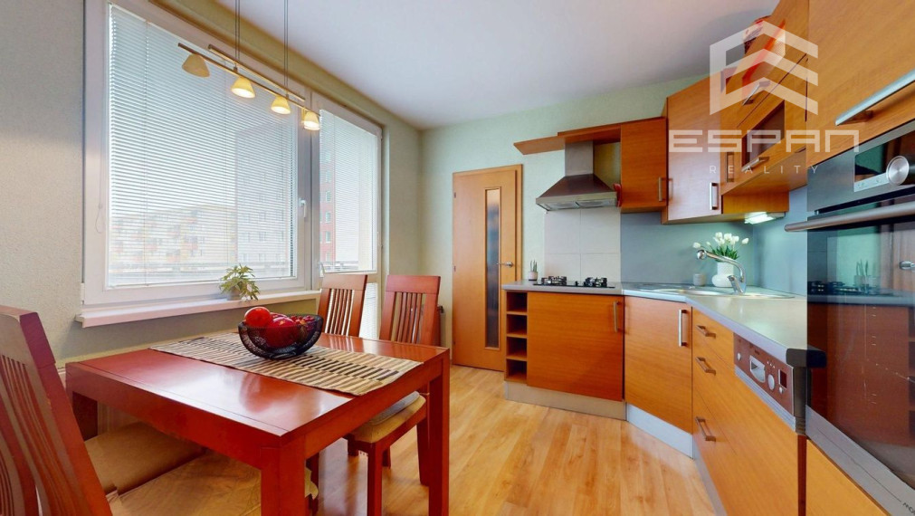 Priestranný slnečný 3 izbový byt po kompletnej rekonštrukcii, Klokočina