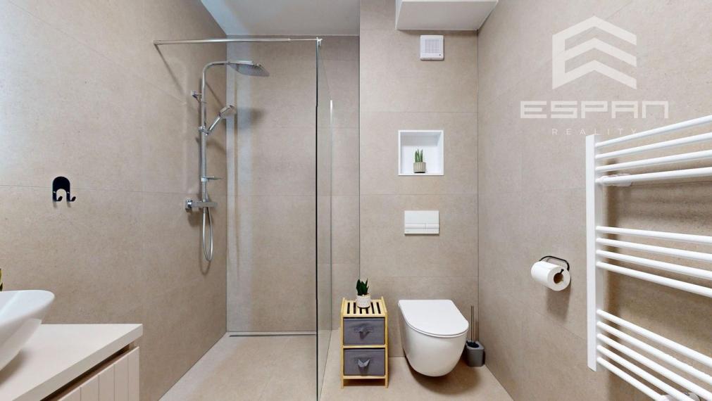 Kompletne zariadený 1i byt s predzáhradkou, Rohožník