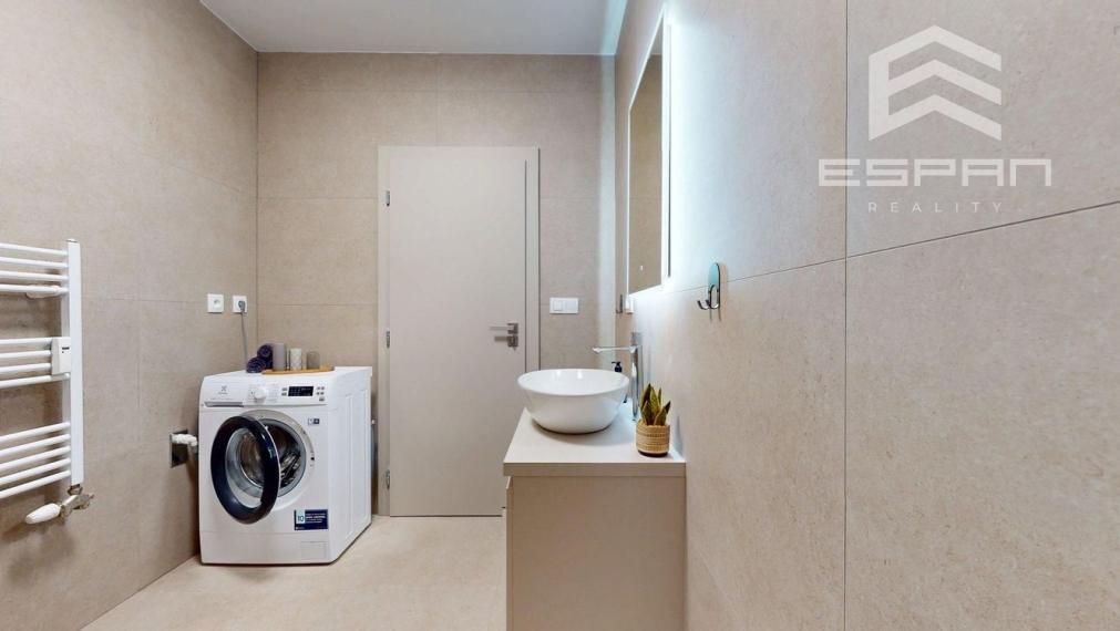 Kompletne zariadený 1i byt s predzáhradkou, Rohožník