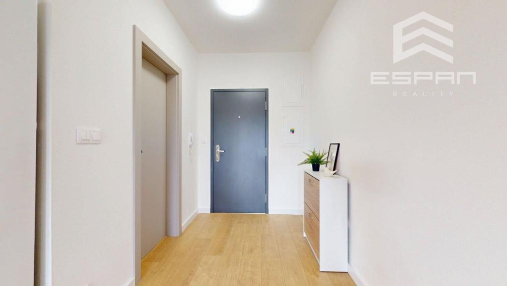 Kompletne zariadený 1i byt s predzáhradkou, Rohožník