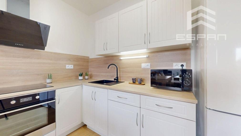 Kompletne zariadený 1i byt s predzáhradkou, Rohožník