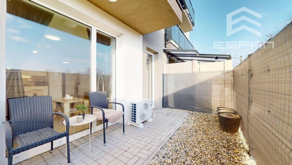 Kompletne zariadený 1i byt s predzáhradkou, Rohožník