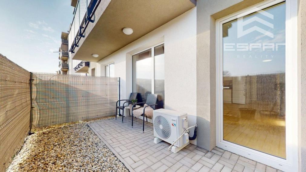 Kompletne zariadený 1i byt s predzáhradkou, Rohožník