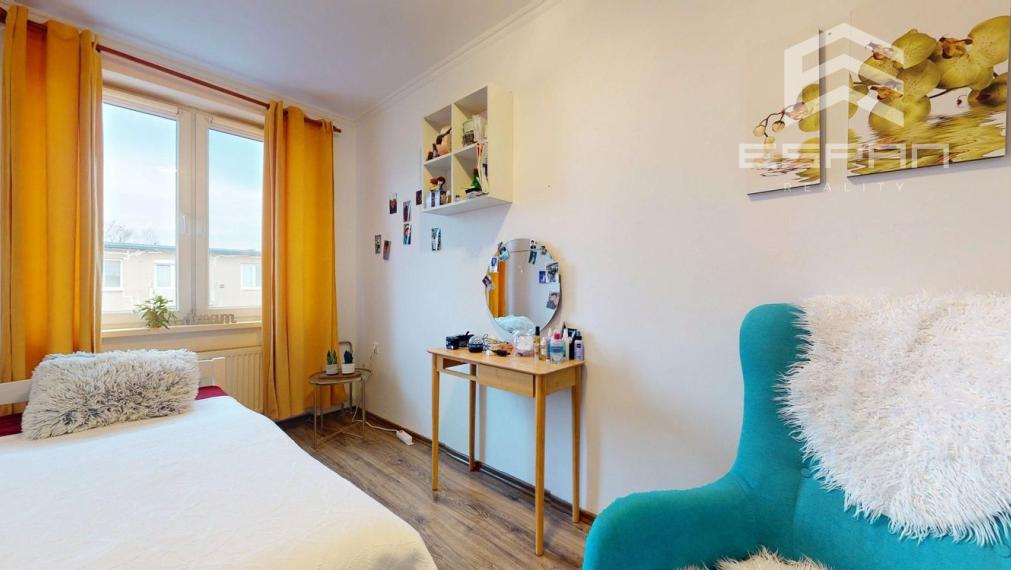 3 izbový byt s balkónom v blízkosti centra aj vlakovej stanice 