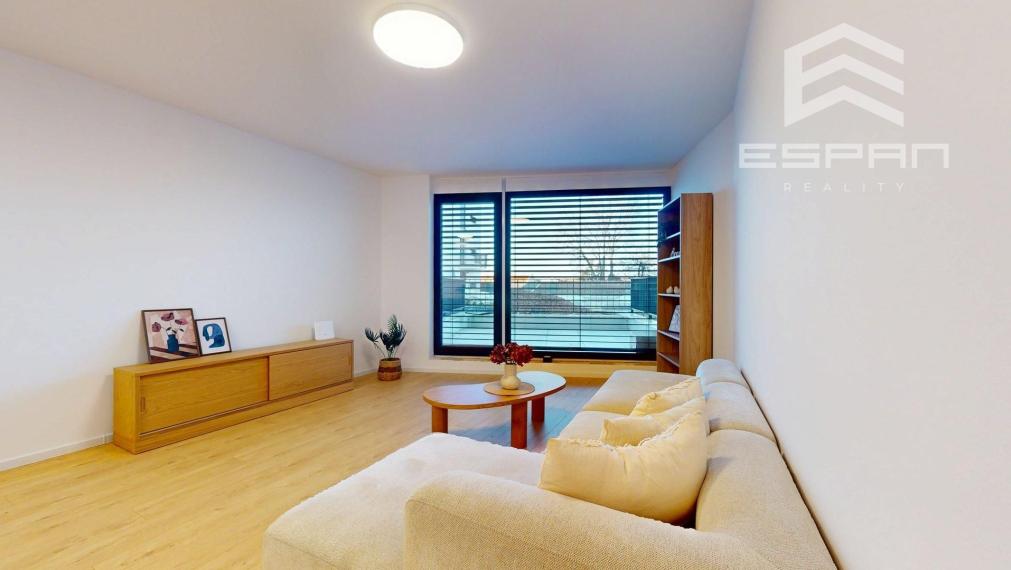 Moderný 3 izbový byt v centre s garážovým státím