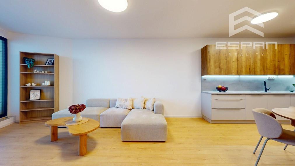 Moderný 3 izbový byt v centre s garážovým státím