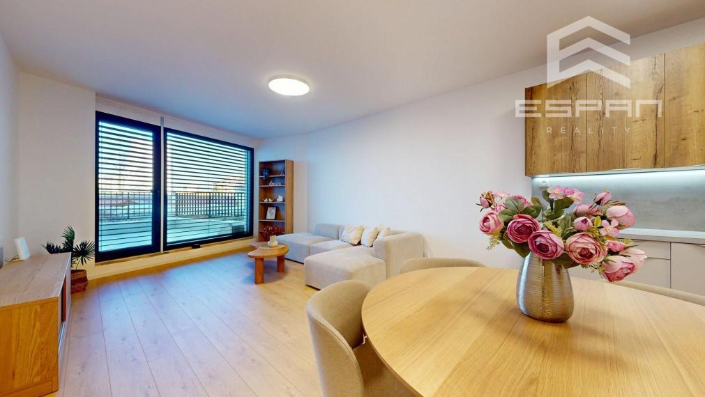 Moderný 3 izbový byt v centre s garážovým státím