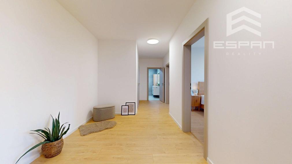 Moderný 3 izbový byt v centre s garážovým státím