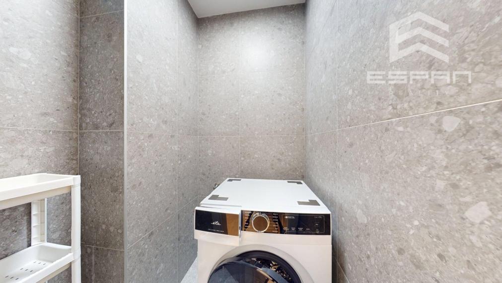 Moderný 3 izbový byt v centre s garážovým státím