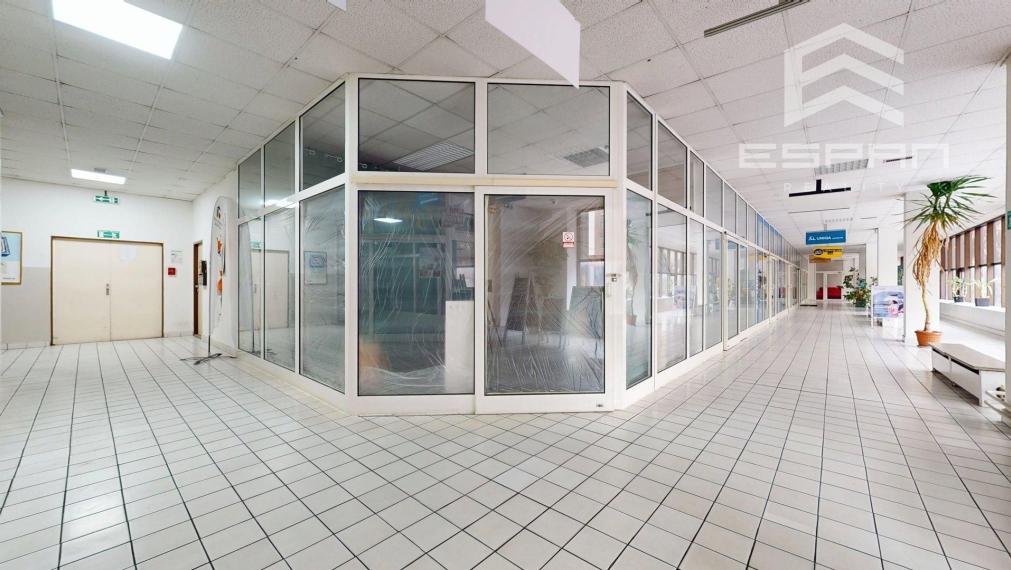 Obchodný/kancelársky priestor o výmere 75 m2 na ul. Záhorácka v Malackách