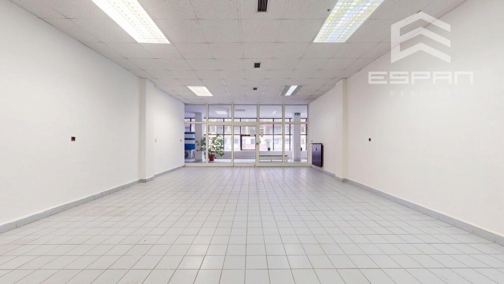 NA PRENÁJOM: Obchodný/kancelársky priestor o výmere 75 m2 na ul. Záhorácka v Malackách