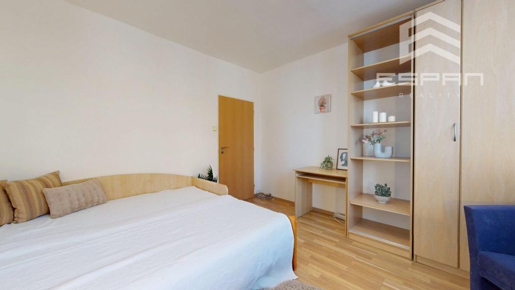 Na prenájom zariadený 2 izbový byt, Exnárova