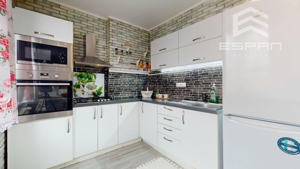 3 izbový byt s balkónom v blízkosti centra aj vlakovej stanice 