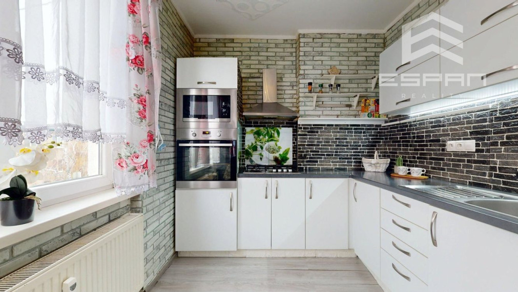 3 izbový byt s balkónom v blízkosti centra aj vlakovej stanice 