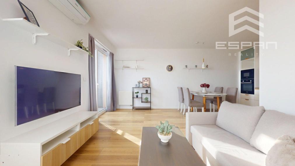 Slnečný 2 izbový byt v blízkosti vlakovej aj autobusovej stanice