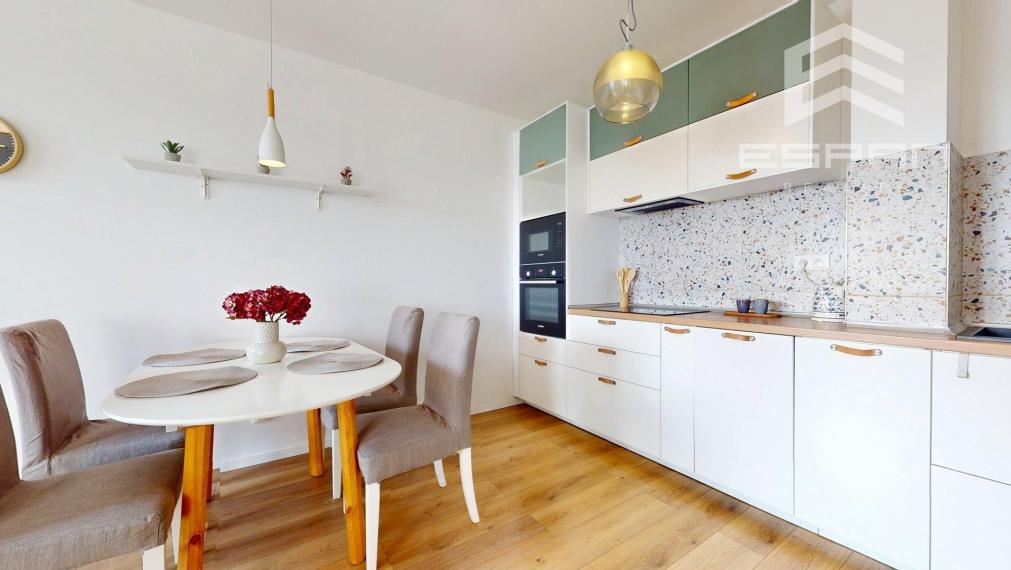 Slnečný 2 izbový byt v blízkosti vlakovej aj autobusovej stanice