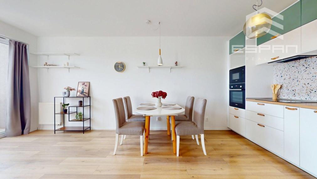 Slnečný 2 izbový byt v blízkosti vlakovej aj autobusovej stanice