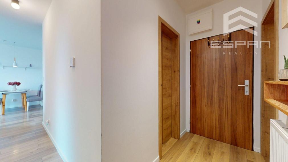 Slnečný 2 izbový byt v blízkosti vlakovej aj autobusovej stanice