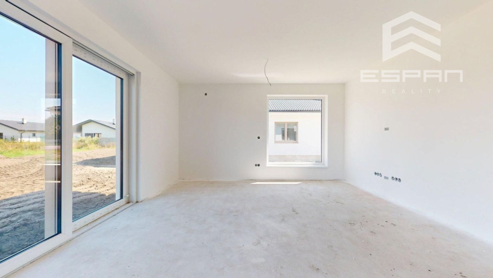  Rodinný dom s garážou a pozemkom o výmere 664 m2 v obci Láb!!!